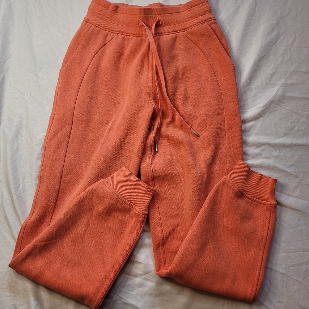 Lululemon orange scuba joggers NWOT size 0